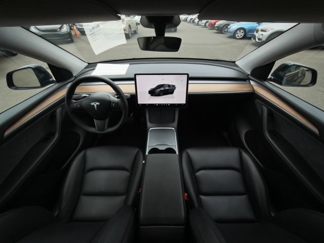 Used 2025 Tesla Model Y Long Range AWD/4WD image 48