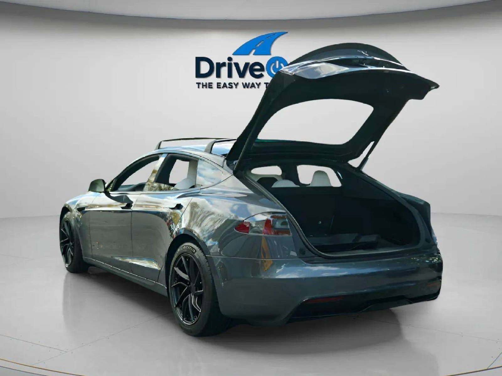 Used 2021 Tesla Model S Plaid image 11