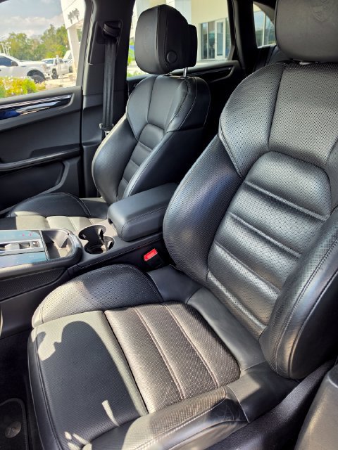Used 2024 Porsche Macan S AWD/4WD image 15