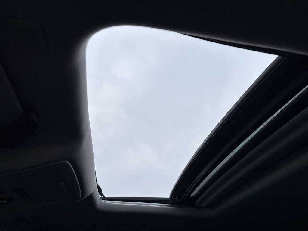 Used 2017 Chevrolet Suburban Premier image 12