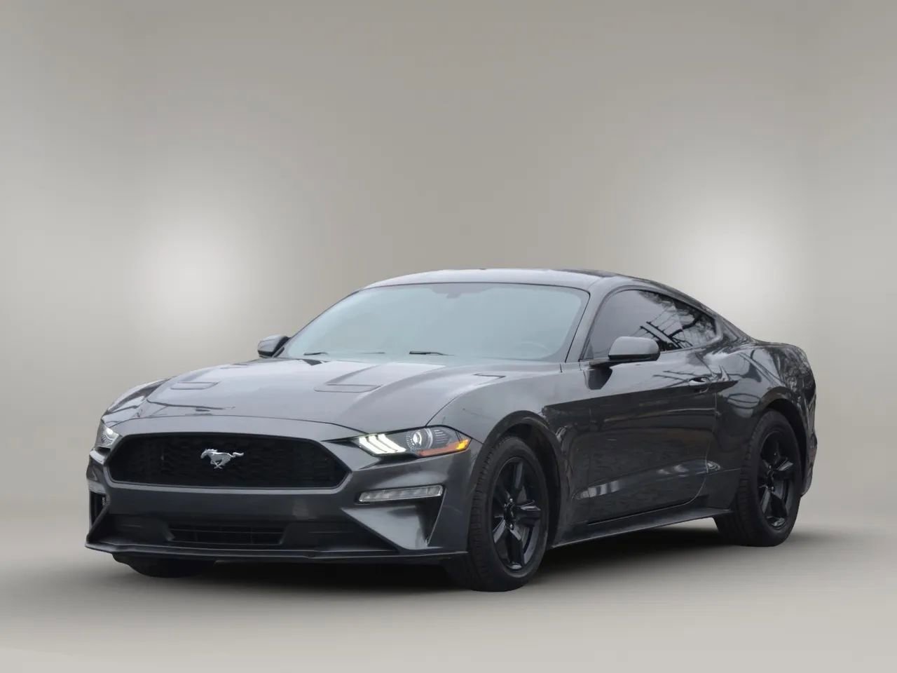 Used 2018 Ford Mustang Coupe image 1