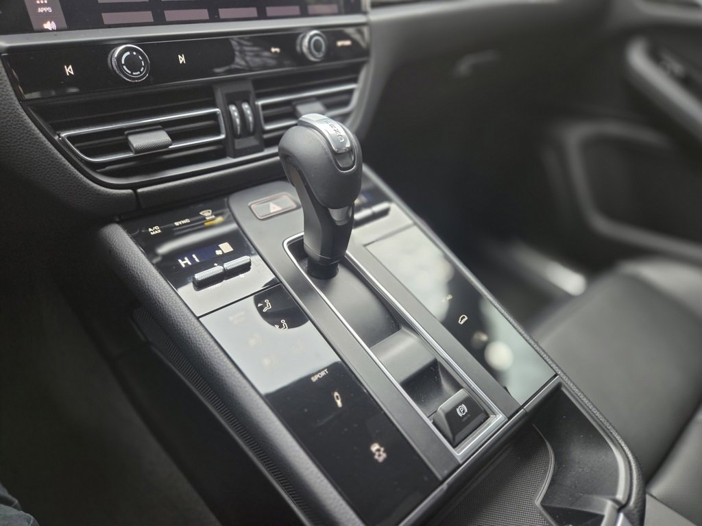 Used 2022 Porsche Macan S image 16