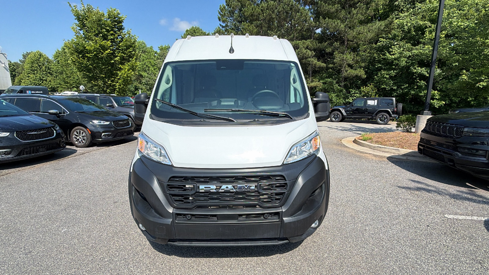 Used 2025 RAM ProMaster 2500 w/ Safety Group FWD image 3