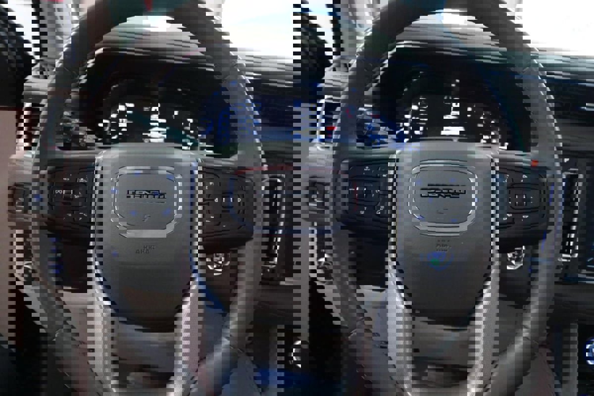 Used 2023 GMC Yukon XL Denali image 23