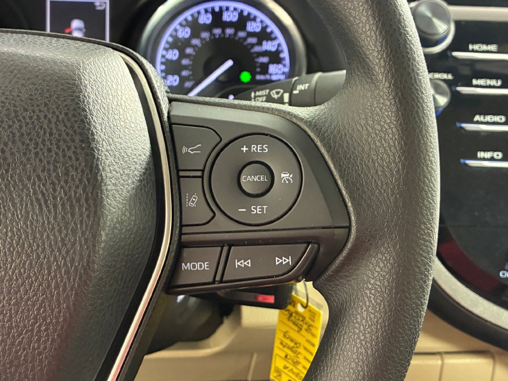 Used 2018 Toyota Camry LE FWD image 19