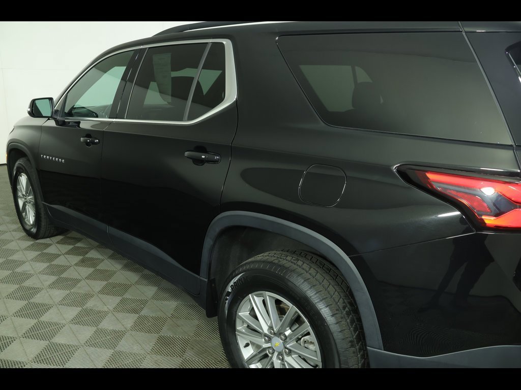 Used 2022 Chevrolet Traverse LT image 16