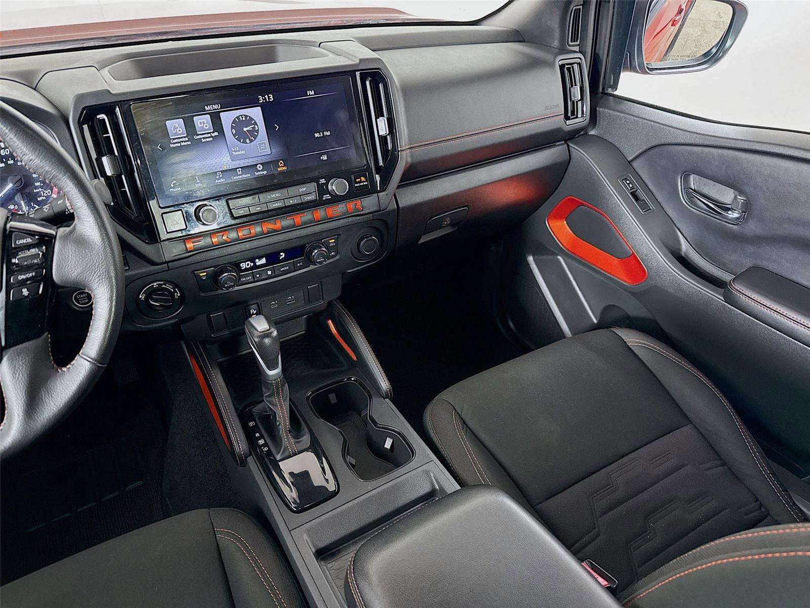 Used 2025 Nissan Frontier PRO-4X image 21