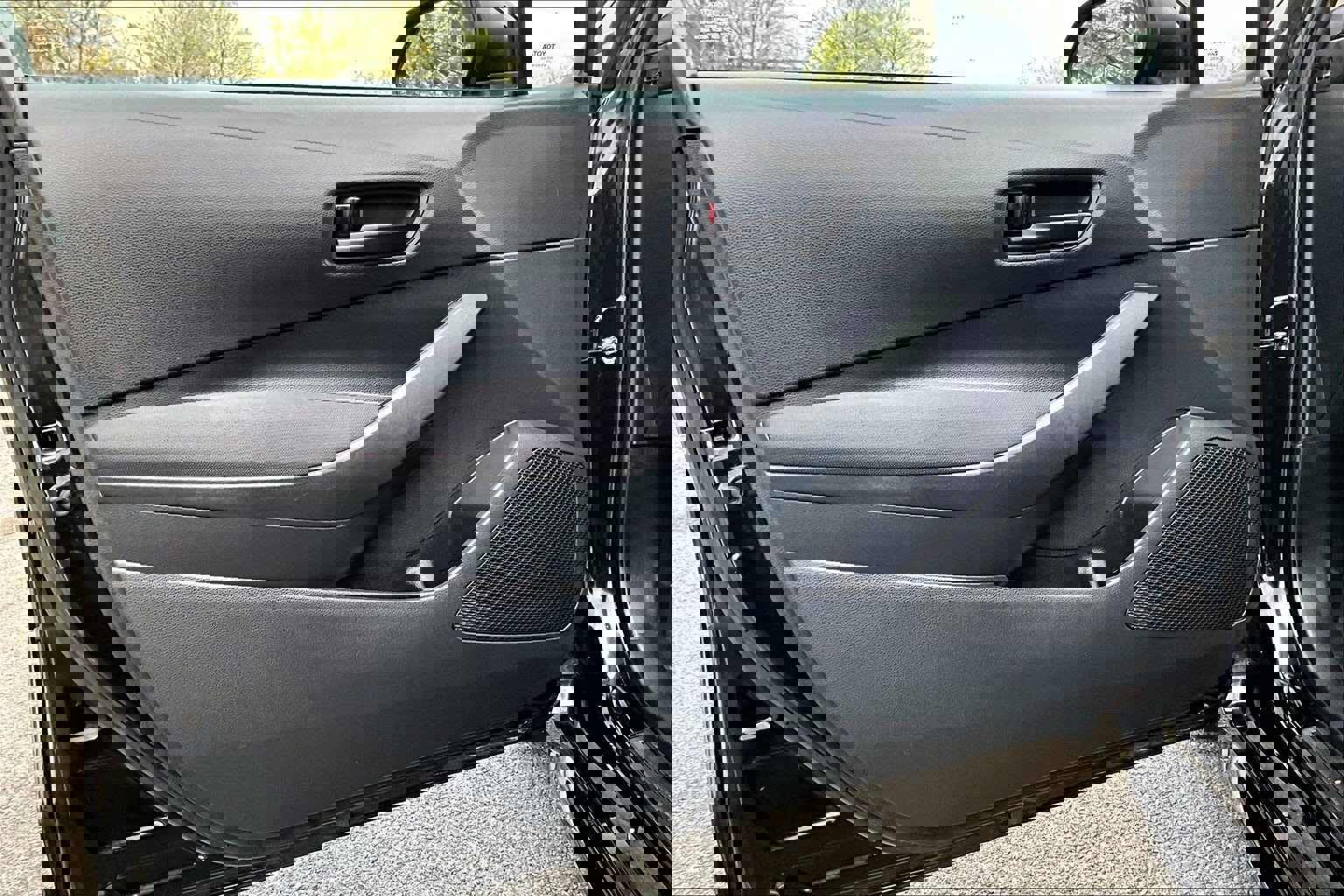 Used 2023 Toyota Corolla LE image 21