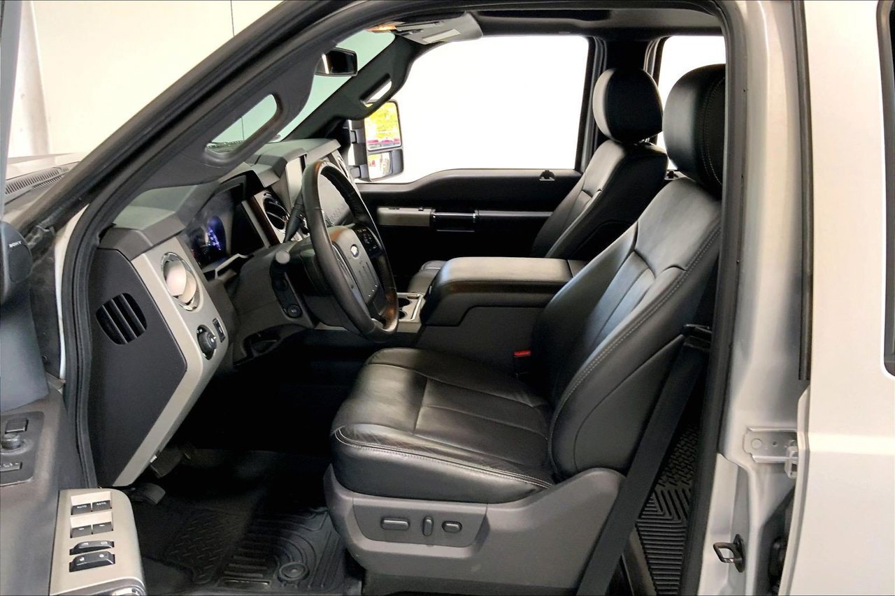 Used 2016 Ford F250 Lariat w/ Lariat Ultimate Package AWD/4WD image 18