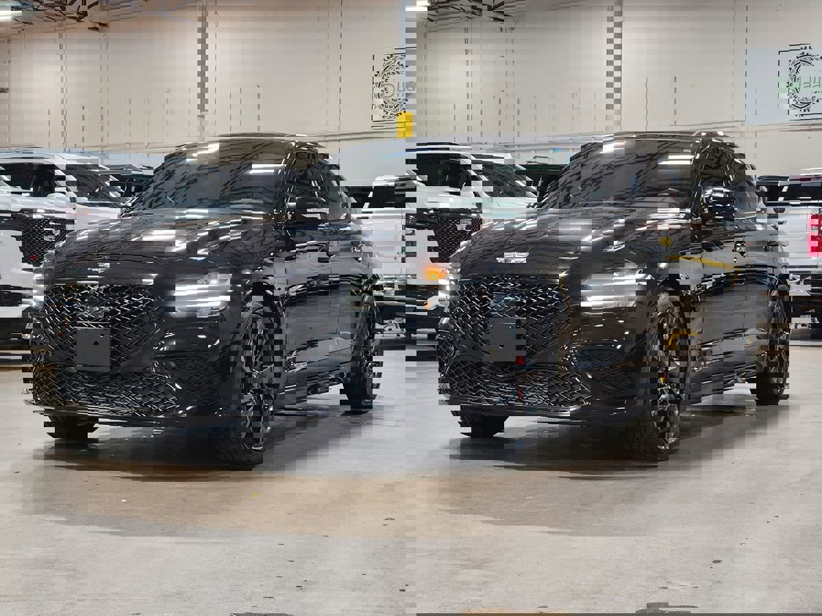 Used 2022 Genesis G70 3.3T RWD image 4