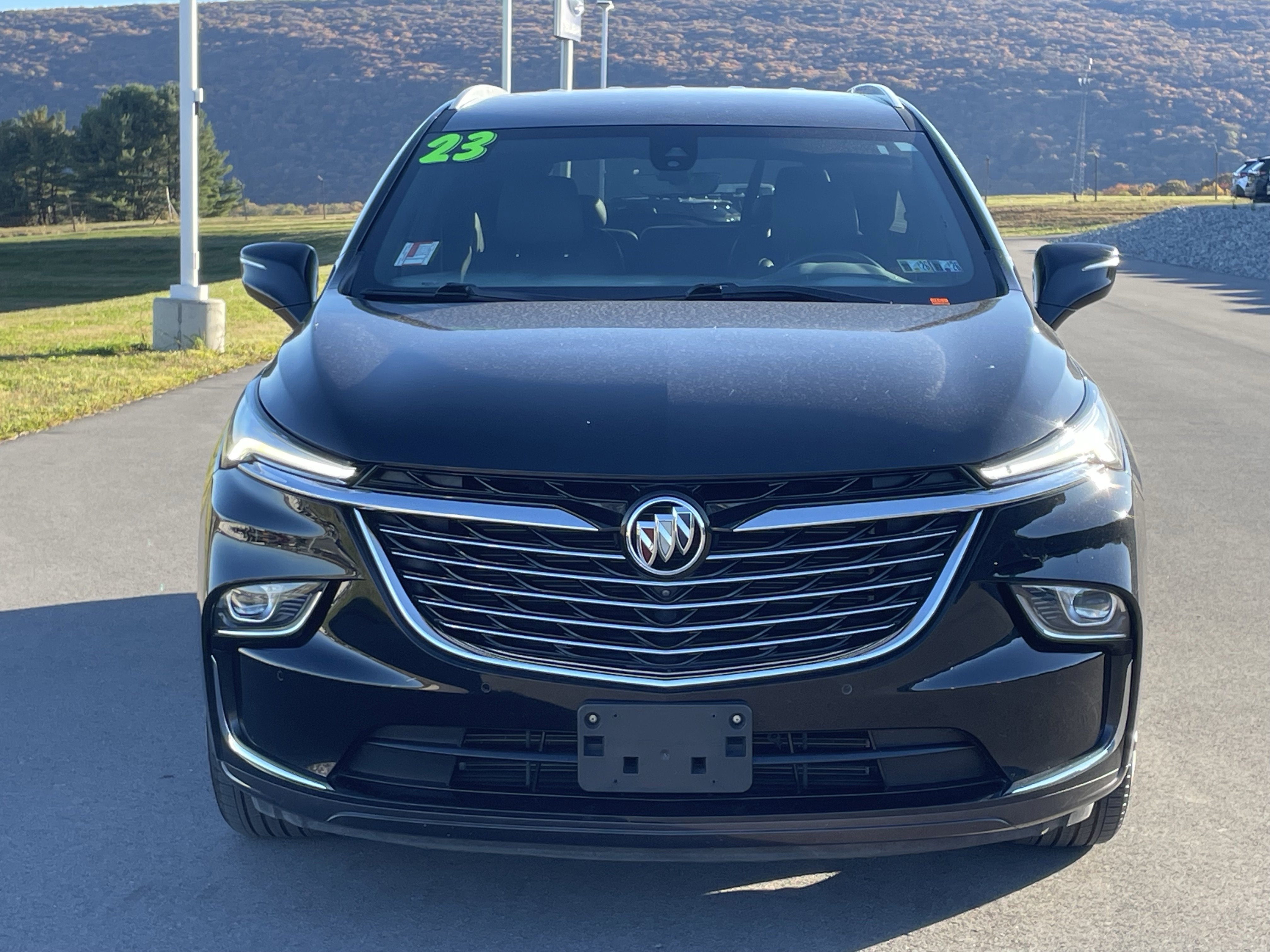 Used 2023 Buick Enclave Premium w/ LPO, Touring Package image 9