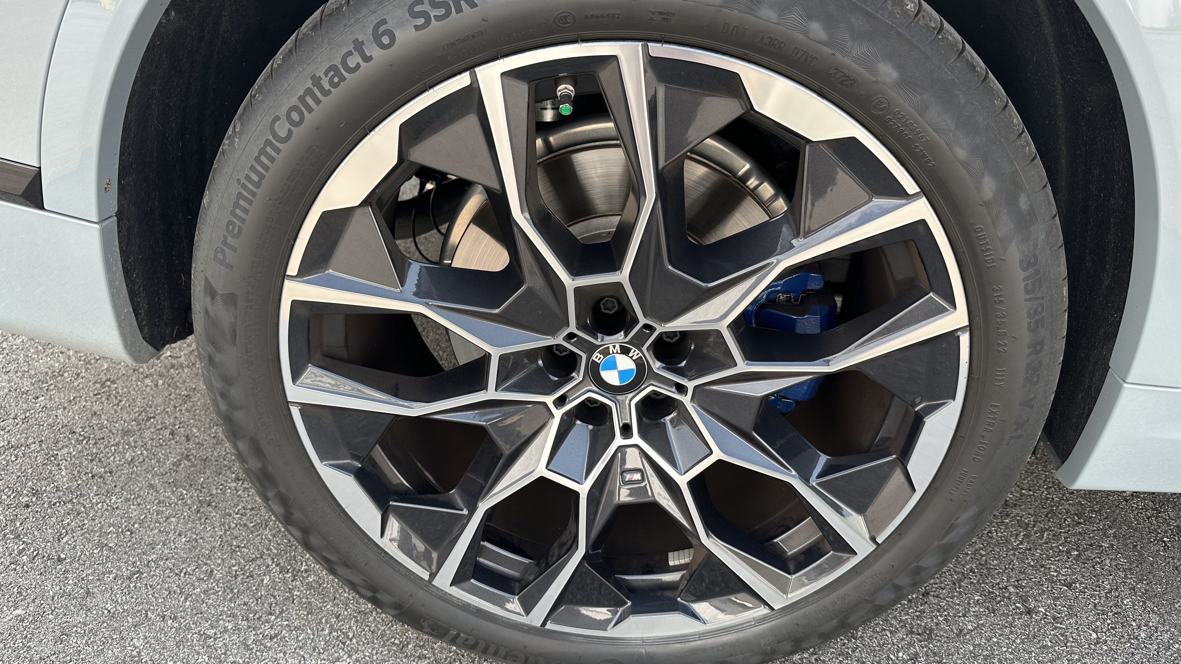 Used 2024 BMW X7 xDrive40i w/ Executive Package AWD/4WD image 14