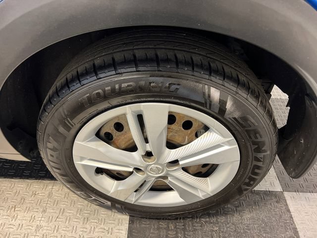 Used 2022 Nissan Kicks S FWD image 15