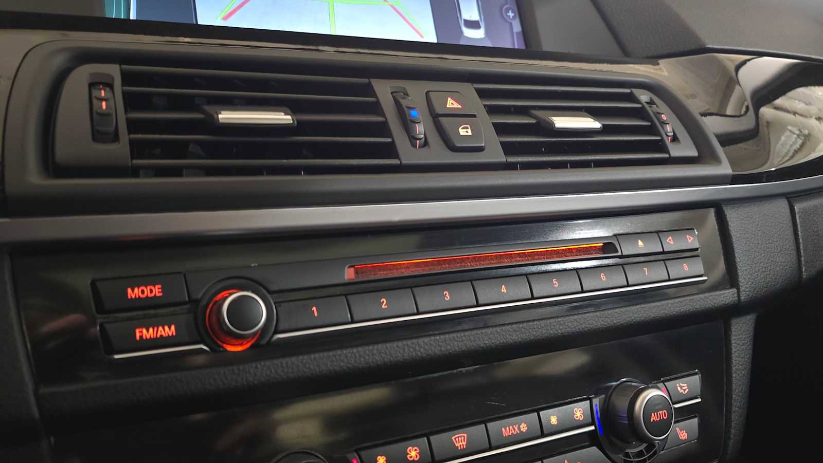 Used 2012 BMW 528i xDrive Sedan AWD/4WD image 30