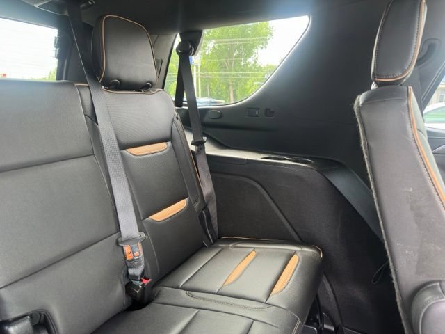 Used 2023 GMC Yukon AT4 w/ Technology Package AWD/4WD image 15