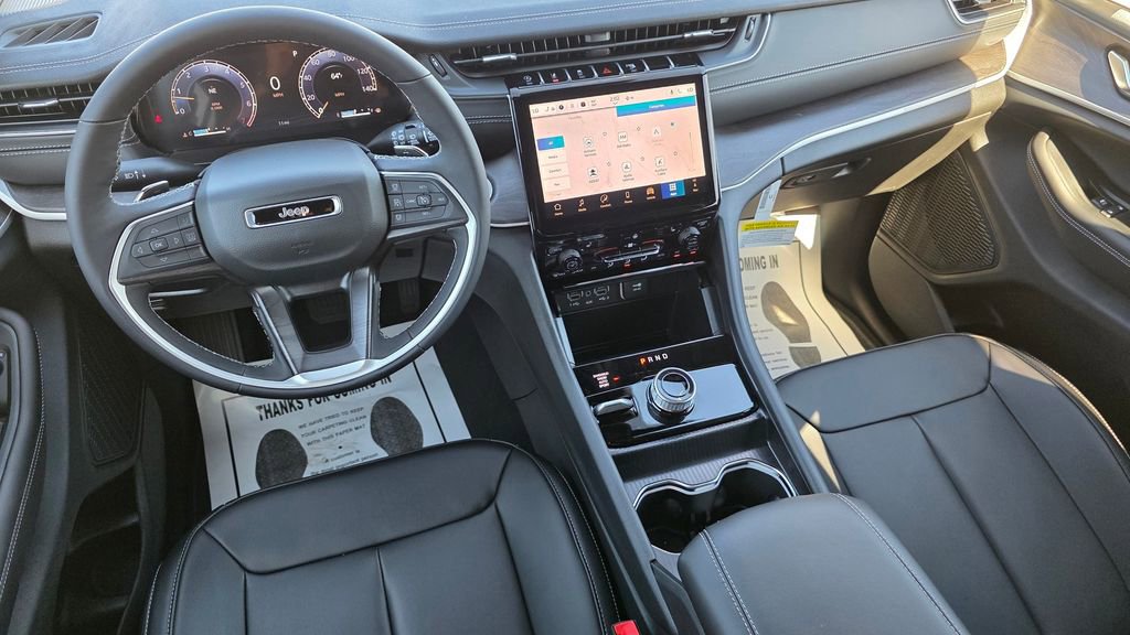 New 2025 Jeep Grand Cherokee Limited w/ Black Appearance Package image 26