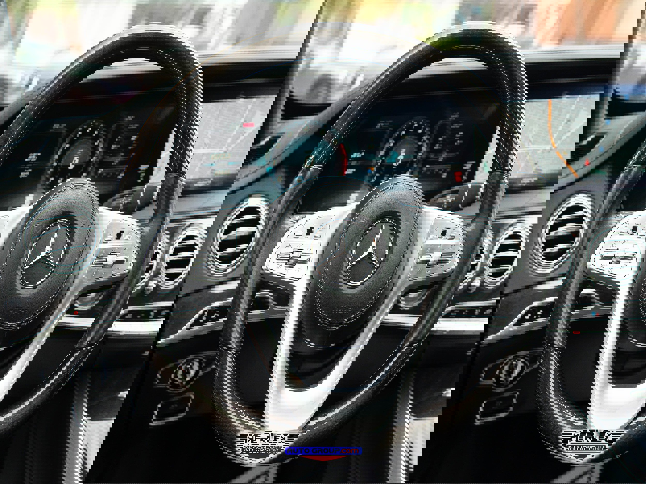 Used 2019 Mercedes-Benz S 560 4MATIC Sedan w/ Premium Package image 24