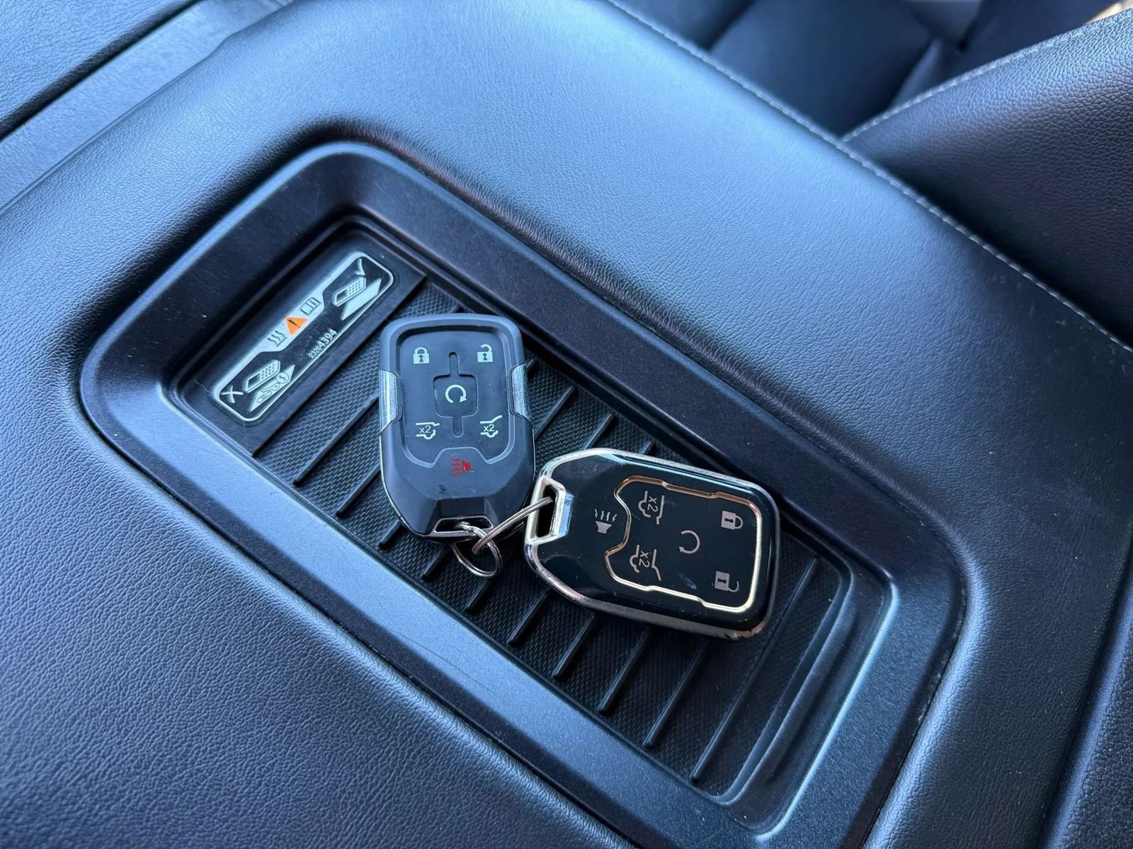 Used 2018 Chevrolet Suburban Premier AWD/4WD image 28
