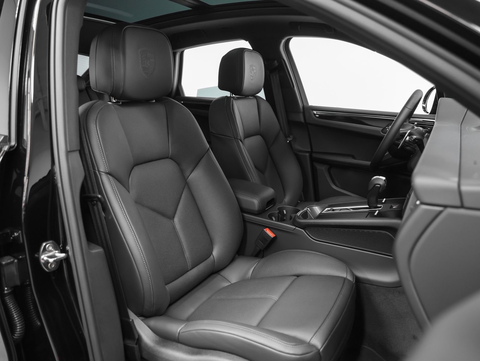 New 2026 Porsche Macan AWD/4WD image 18