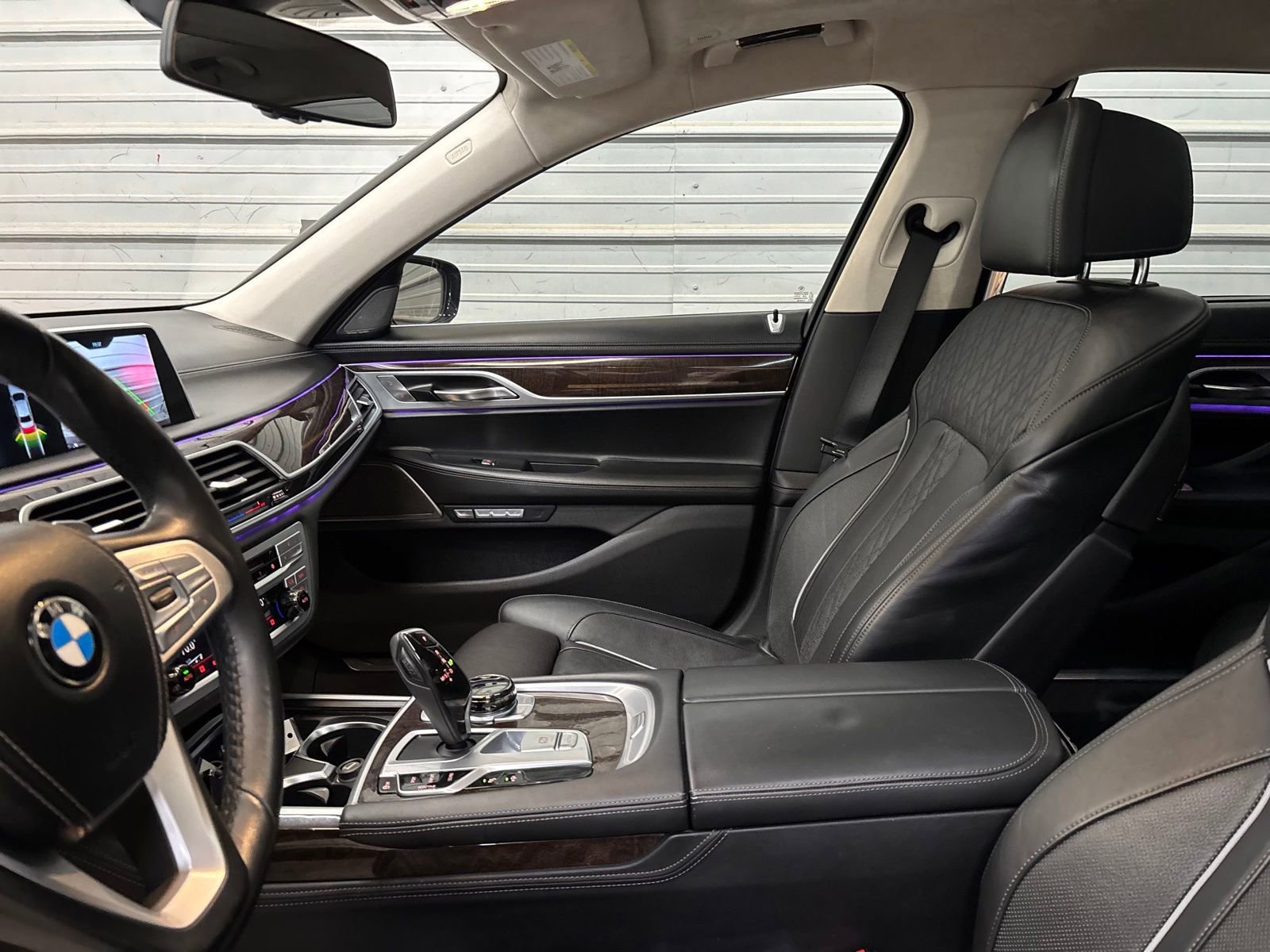 Used 2018 BMW 750i xDrive AWD/4WD image 21