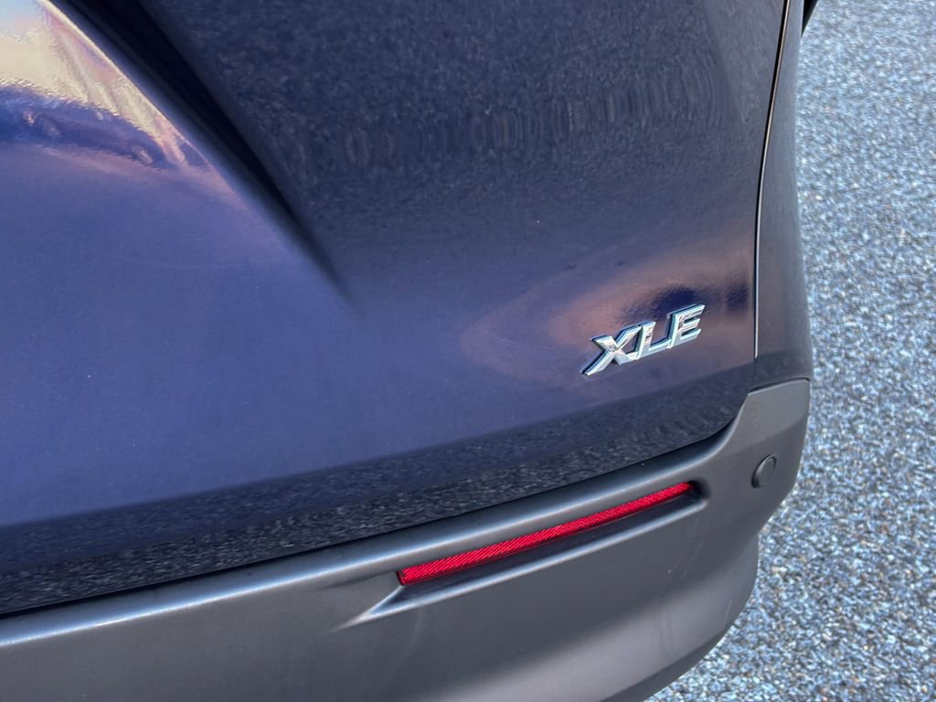 Used 2025 Toyota Sienna XLE image 14