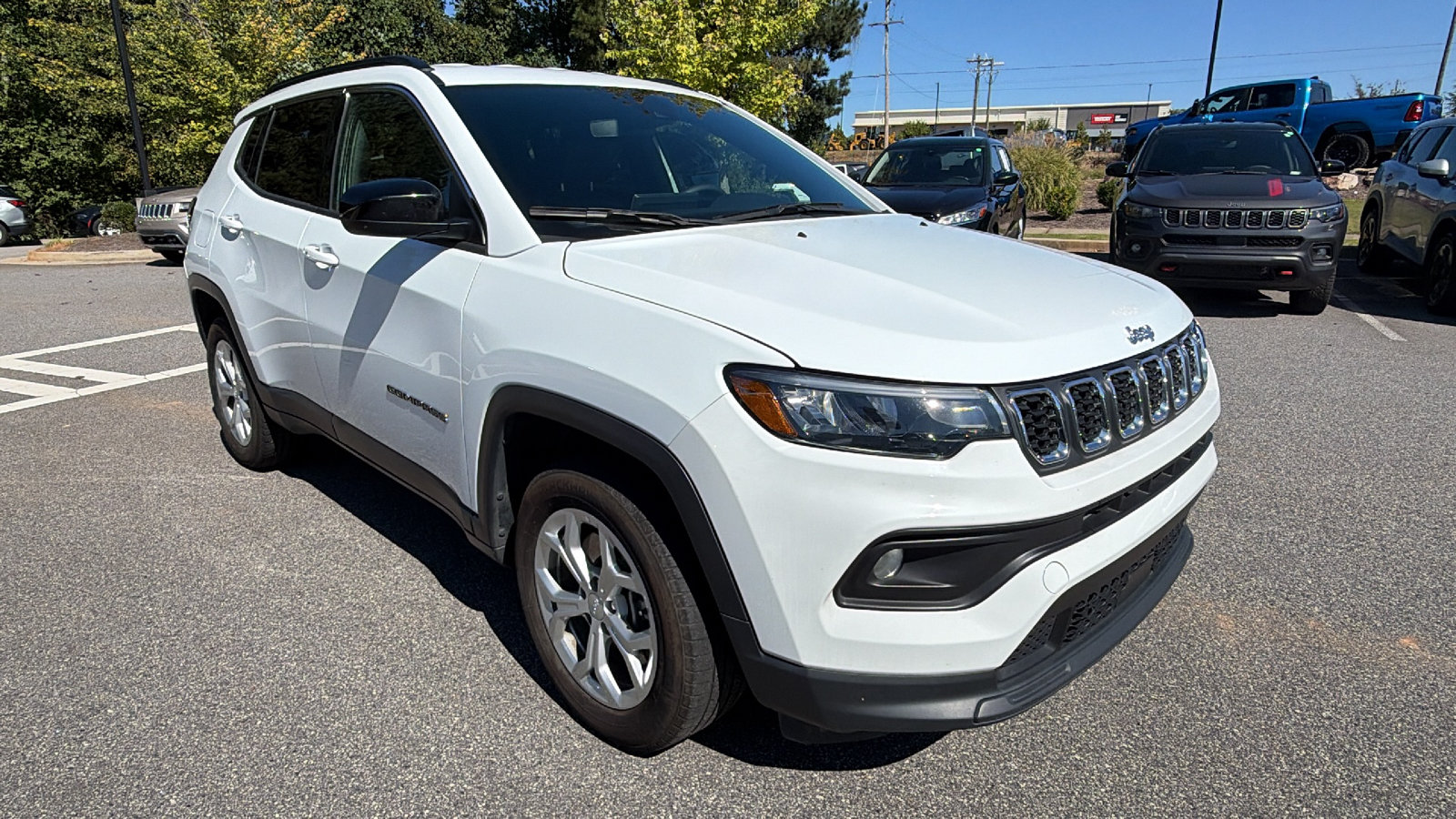 Used 2024 Jeep Compass Latitude AWD/4WD image 5