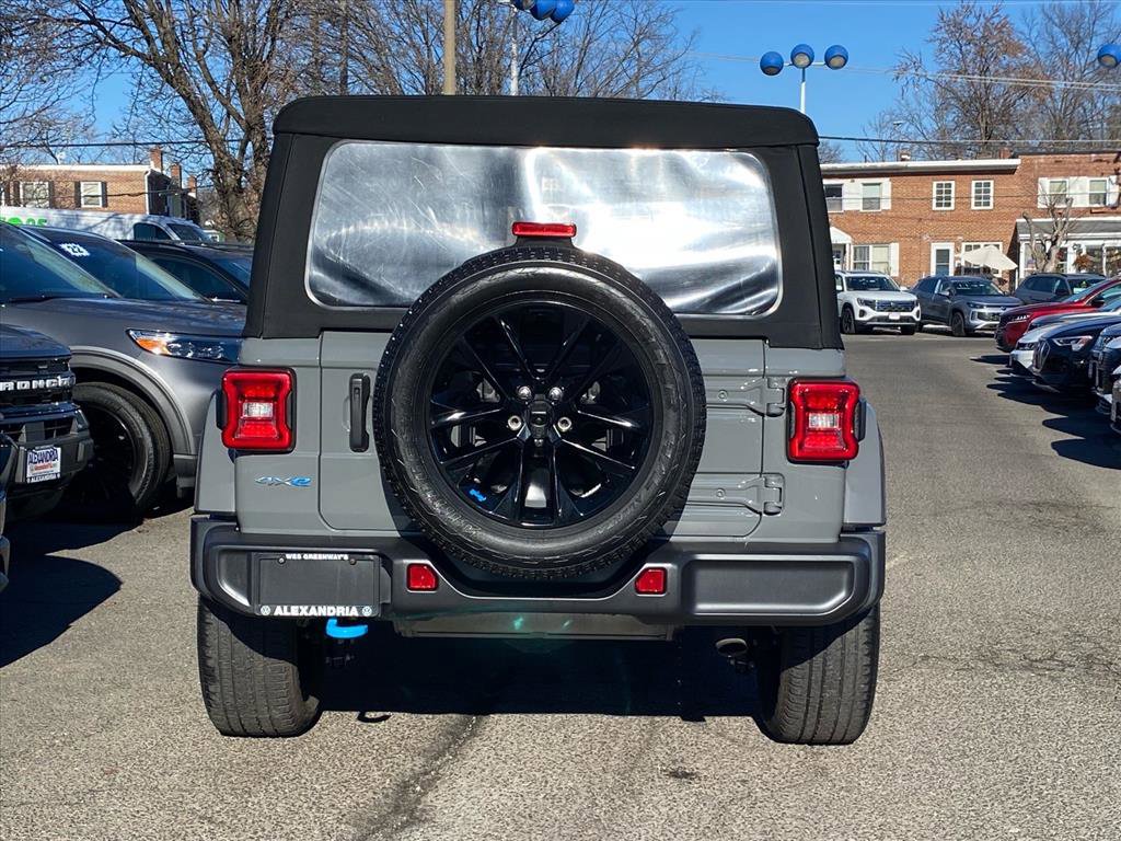 Used 2022 Jeep Wrangler Unlimited Sahara w/ Cold Weather Group image 4