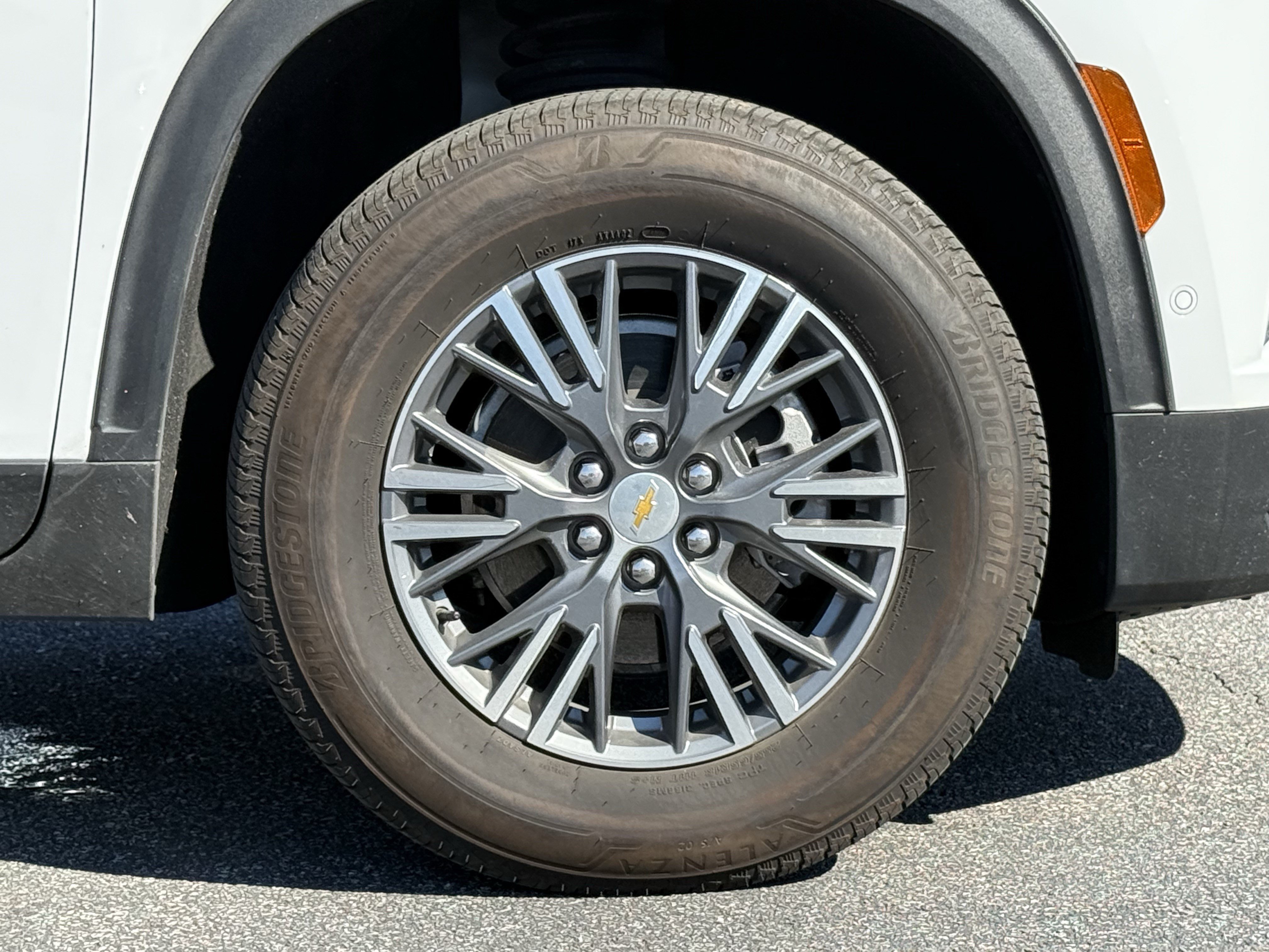 Used 2025 Chevrolet Traverse LT w/ Enhanced Driving Package FWD image 13