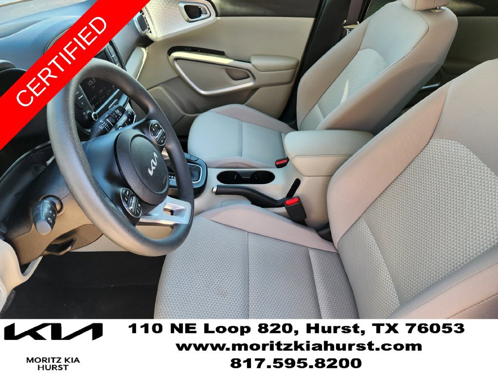 Certified 2025 Kia Soul LX w/ LX Technology Package FWD image 18