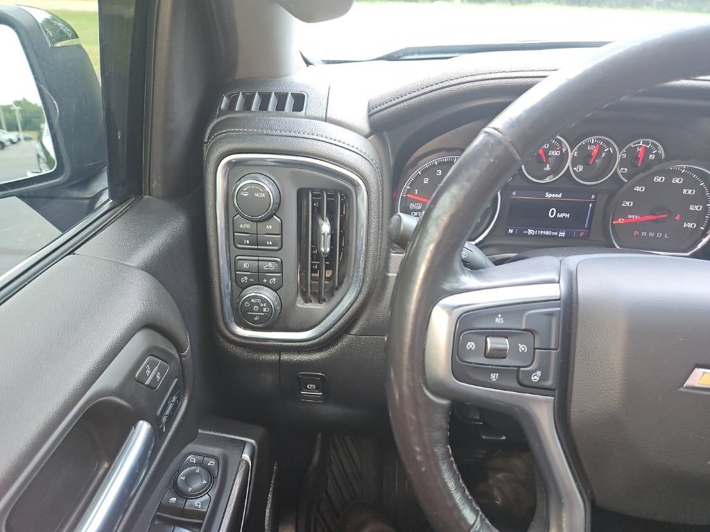 Used 2020 Chevrolet Silverado 1500 LTZ w/ LTZ Convenience Package AWD/4WD image 17