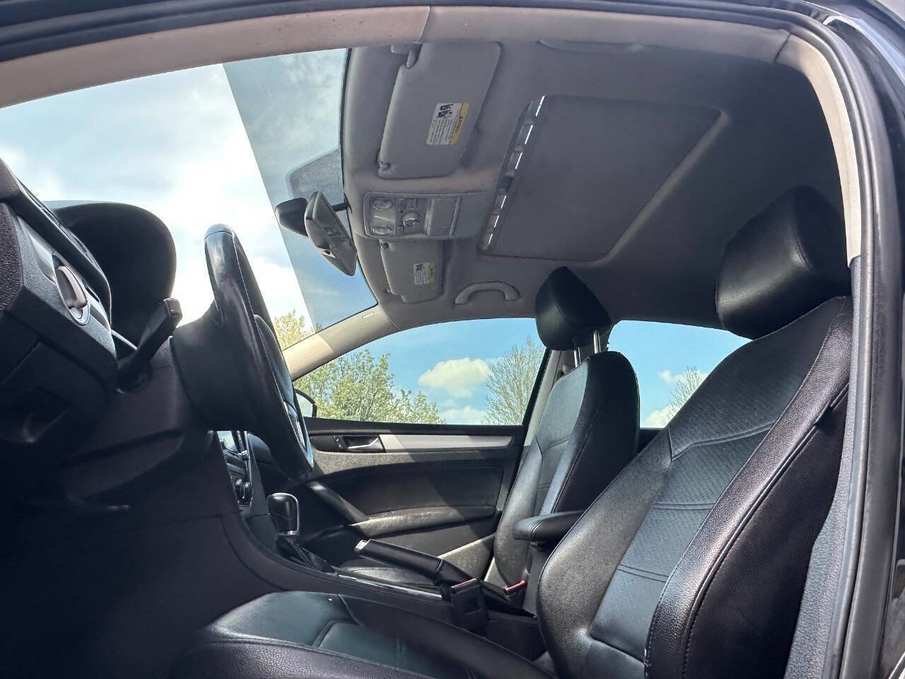 Used 2013 Volkswagen Passat TDI SE image 11