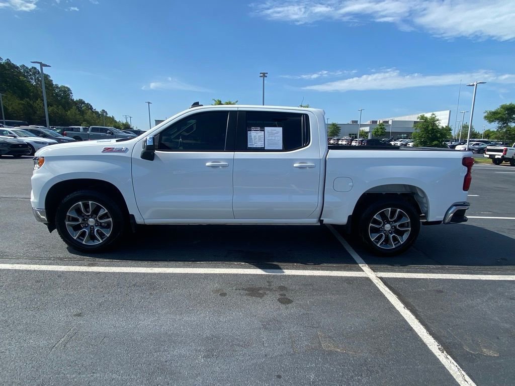 Used 2024 Chevrolet Silverado 1500 LT w/ Z71 Off-Road Package image 4