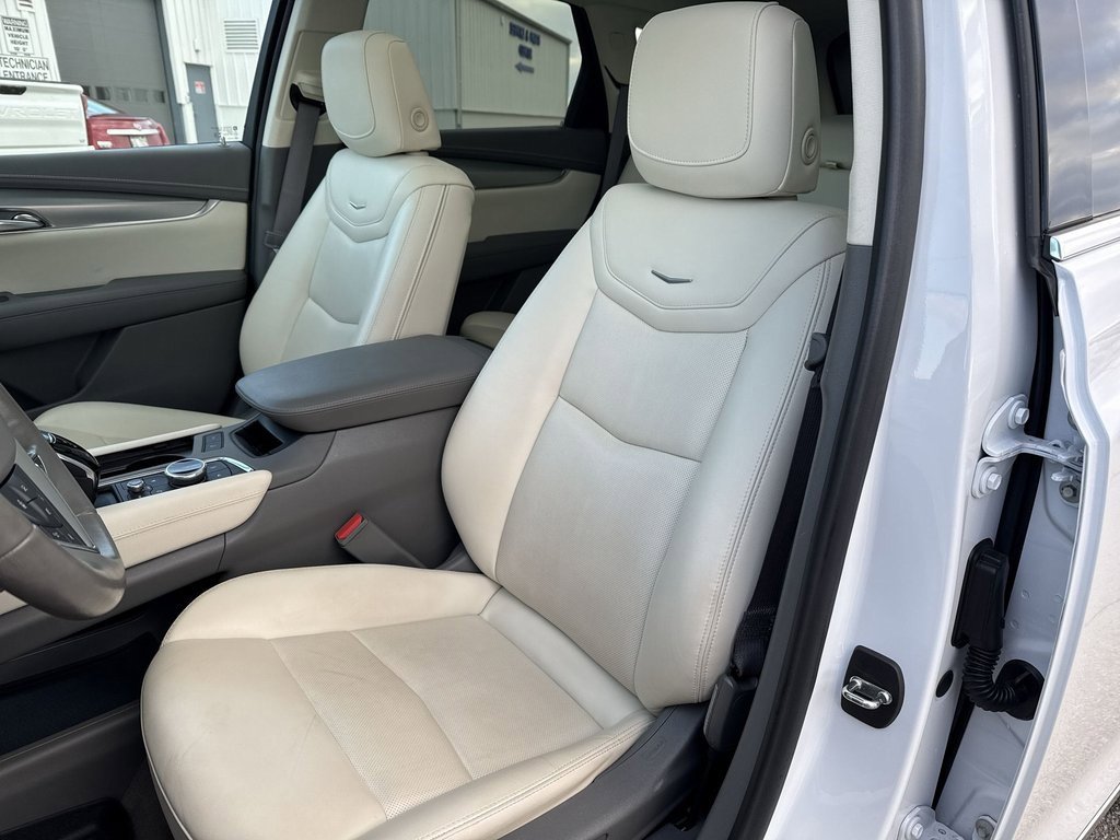 Certified 2022 Cadillac XT5 Premium Luxury image 11
