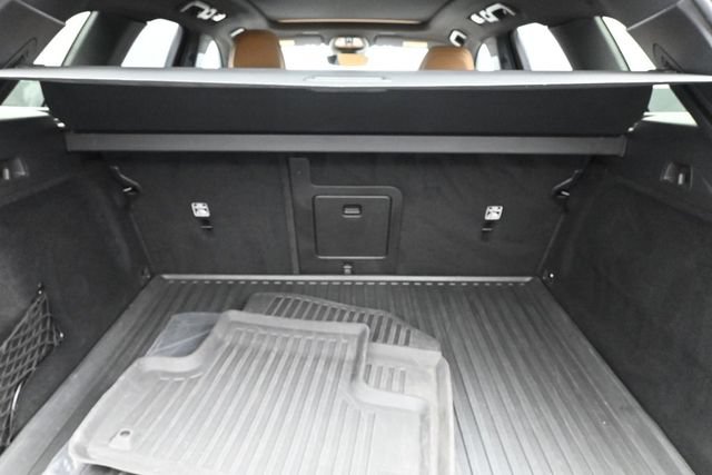 Used 2023 Volvo XC60 B6 Ultimate w/ Protection Package Premier AWD/4WD image 31