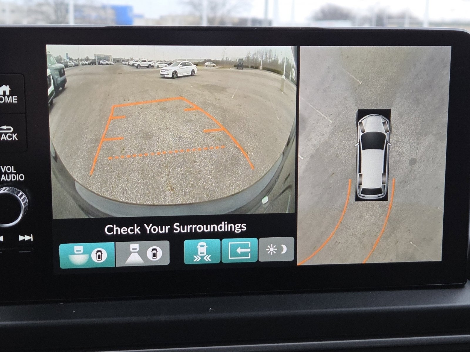 Used 2025 Honda Pilot Black Edition image 6