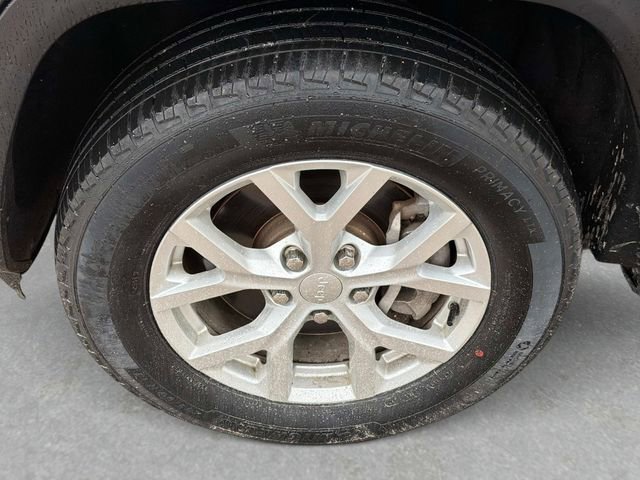 Used 2023 Jeep Grand Cherokee L Limited AWD/4WD image 11