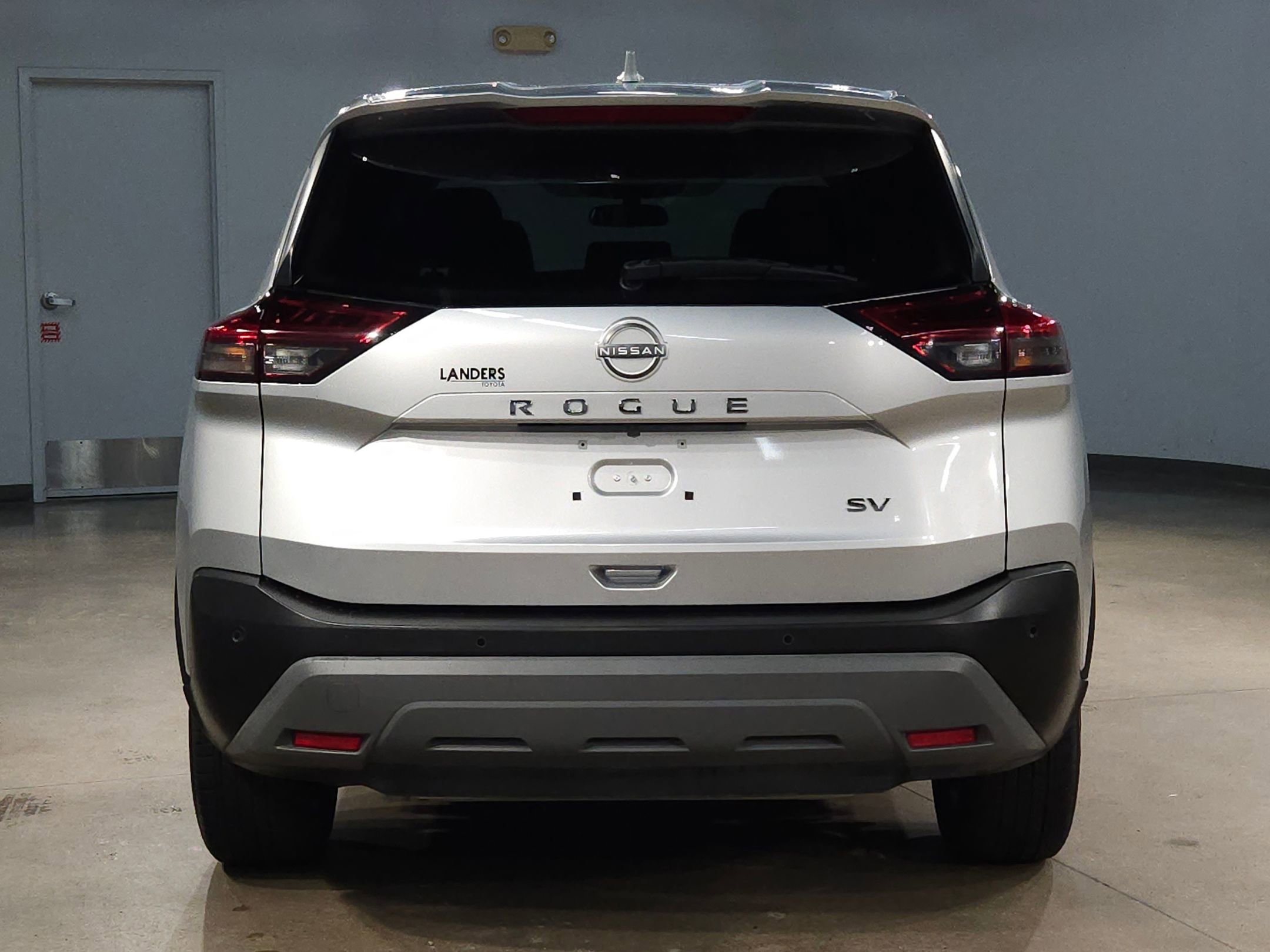 Used 2023 Nissan Rogue SV image 6
