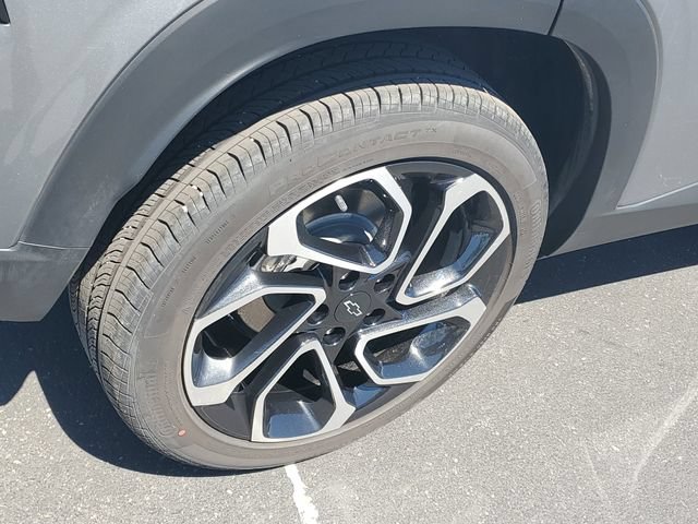 Certified 2025 Chevrolet Trax RS w/ Driver Confidence Package FWD image 5