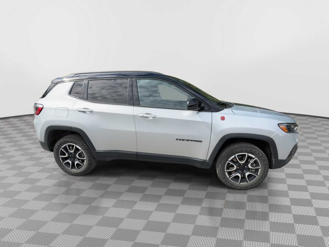 Used 2024 Jeep Compass Trailhawk AWD/4WD image 9