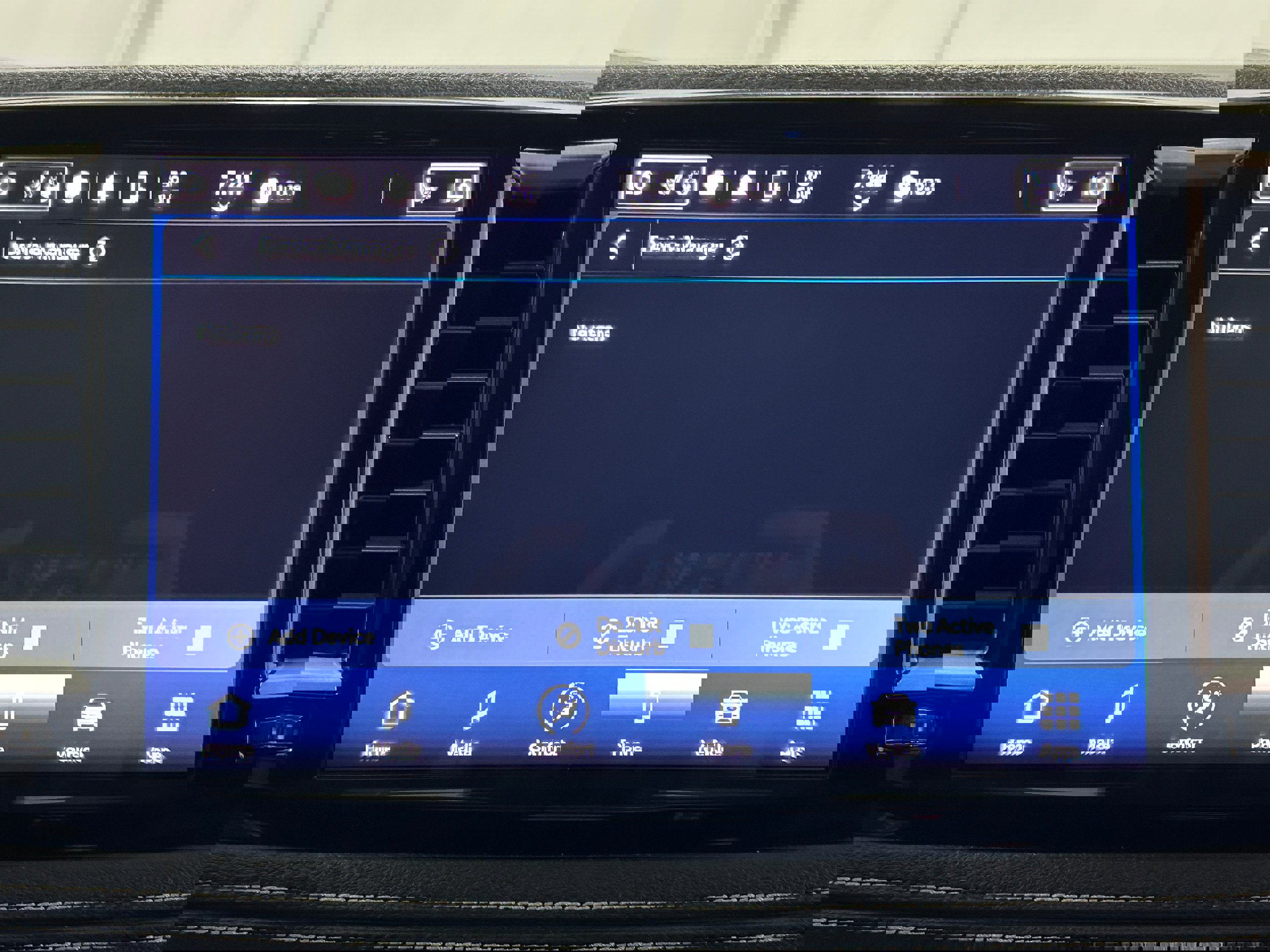 Used 2022 Chrysler Pacifica Touring-L image 7