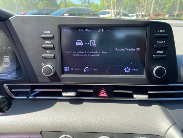Used 2022 Hyundai Elantra SE w/ Cargo Package FWD image 12