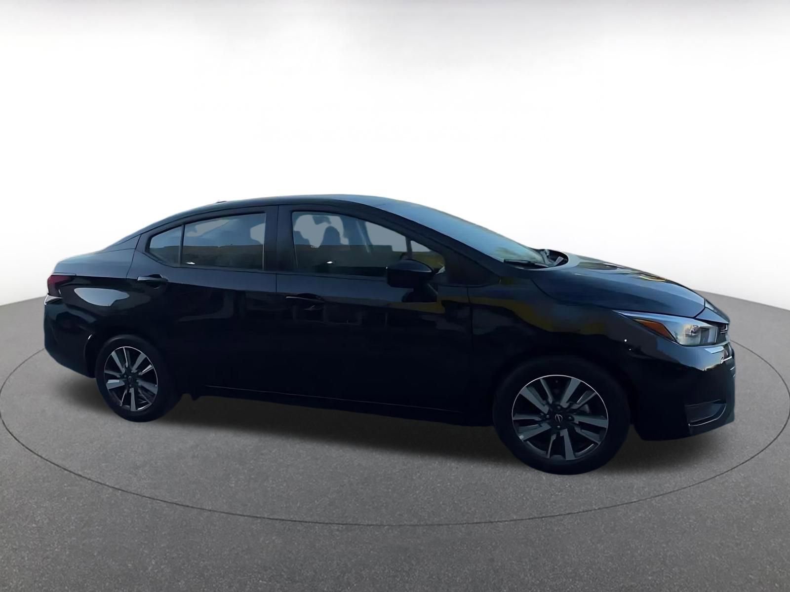 Used 2025 Nissan Versa SV image 16