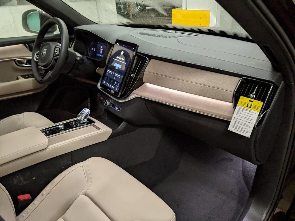 New 2026 Volvo XC90 B5 Plus image 21