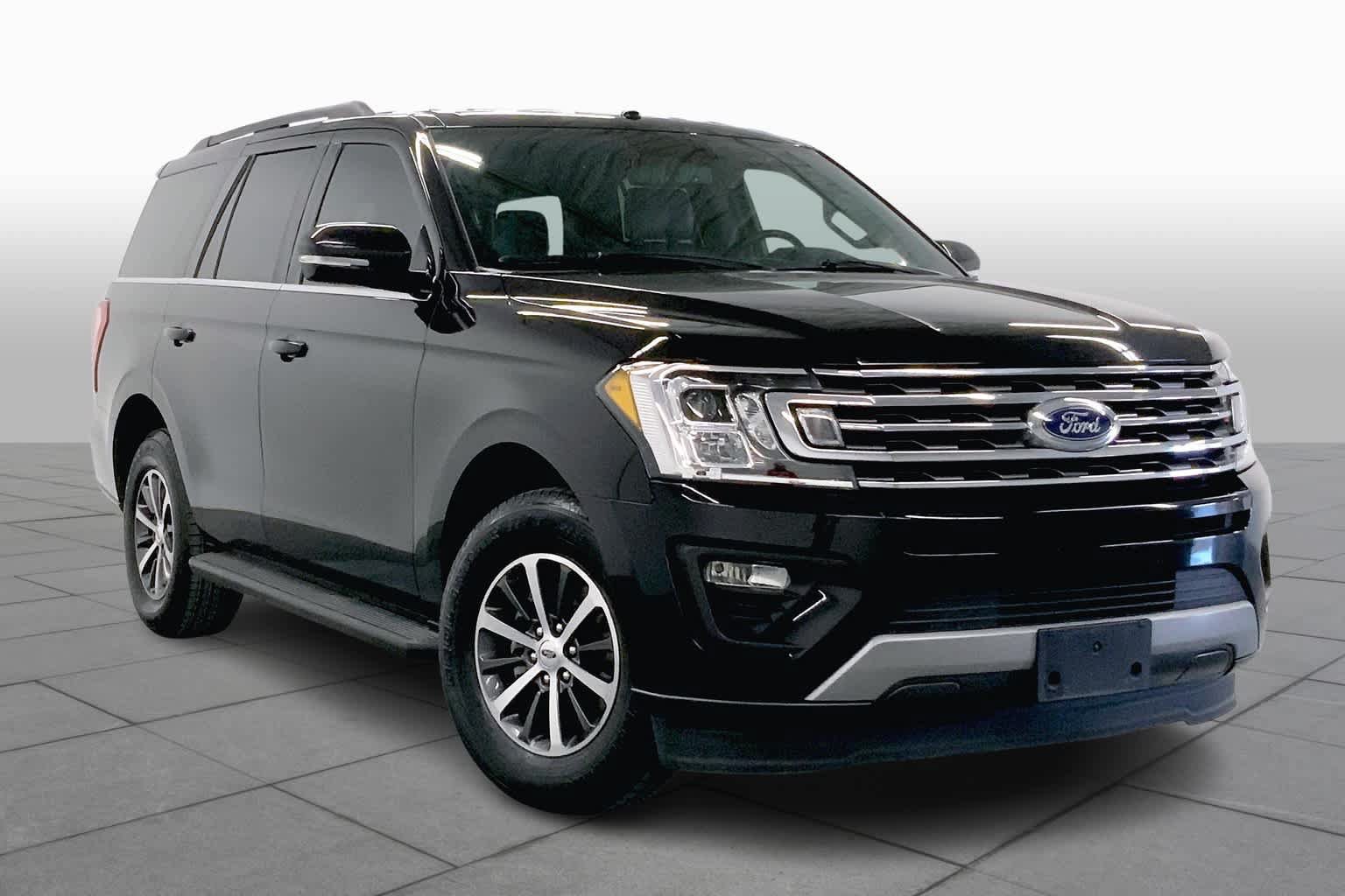 Used 2019 Ford Expedition XLT w/ Equipment Group 201A RWD image 2
