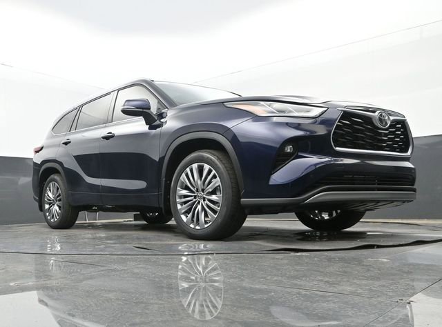 New 2026 Toyota Highlander Platinum AWD/4WD image 25