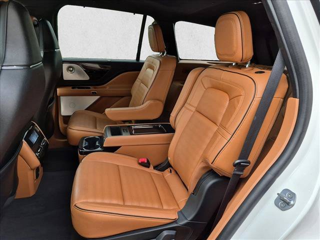 Used 2023 Lincoln Aviator Black Label w/ Dynamic Handling Package AWD/4WD image 21