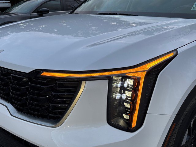 Used 2024 Kia Sorento S image 10