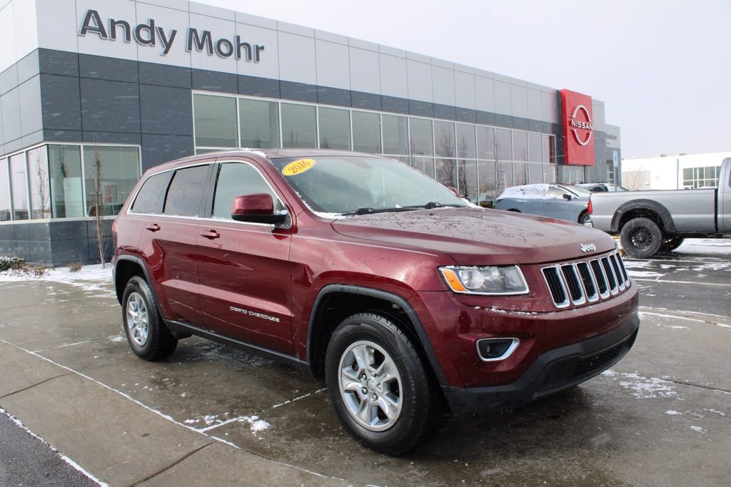 Used 2016 Jeep Grand Cherokee Laredo image 1