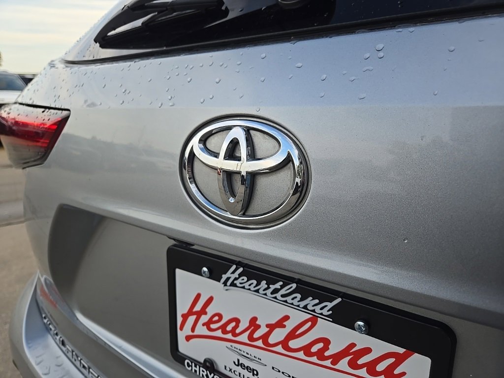 Used 2021 Toyota Highlander XLE image 20