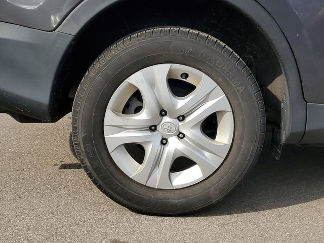 Used 2015 Toyota RAV4 LE AWD/4WD image 5